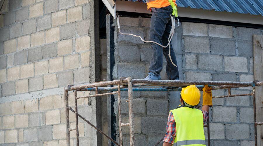 Professional gutter cleaning in Dodgeville, MI